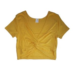 SO Short Sleeve Twist Crop Top